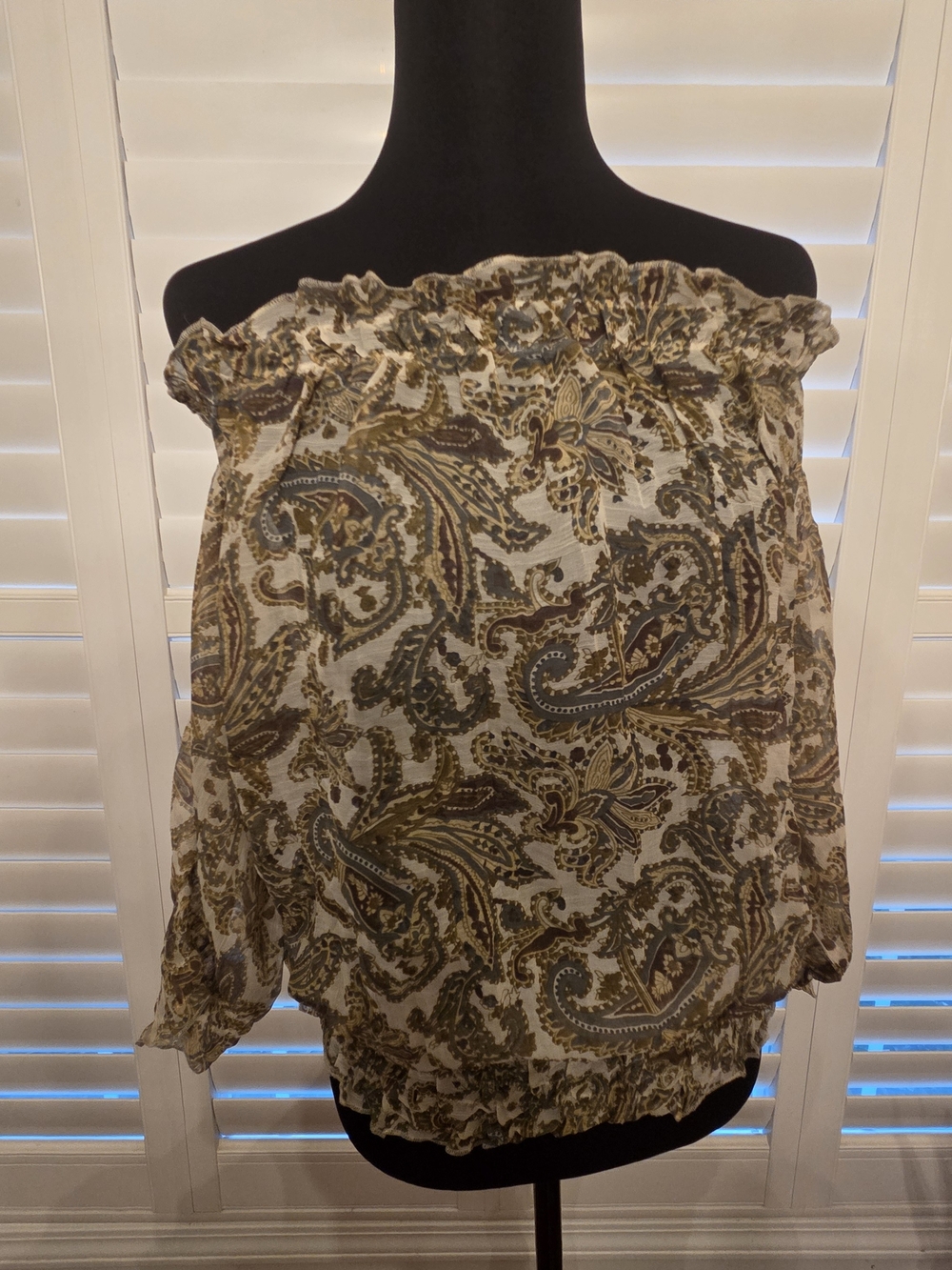 Catch My I Off-Shoulder Paisley Blouse in Cream and Brown Size M